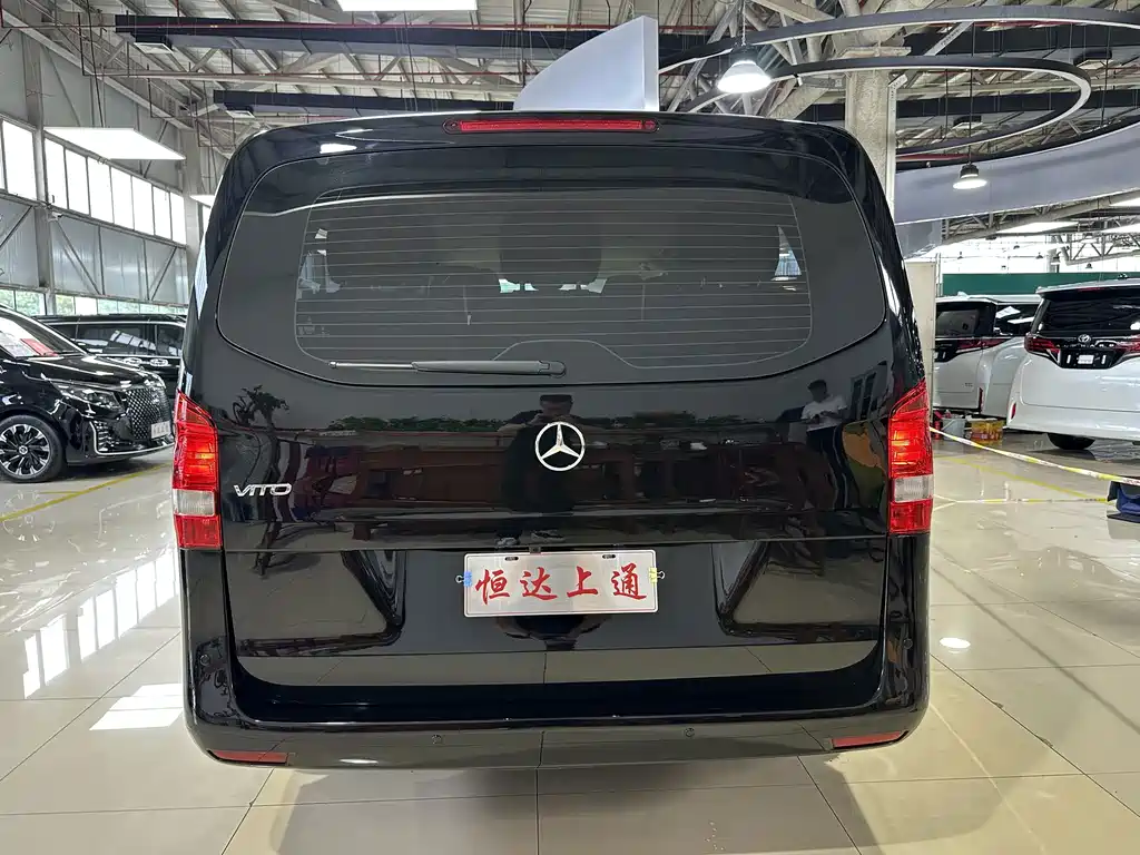 Mercedes-Benz Vito 2023 — фото 14