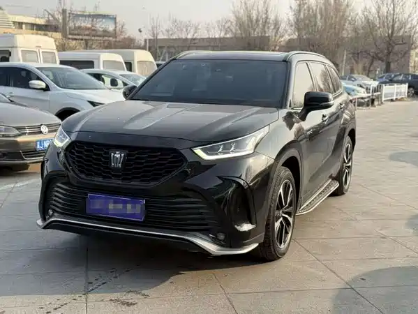 Toyota Crown Kluger 2022