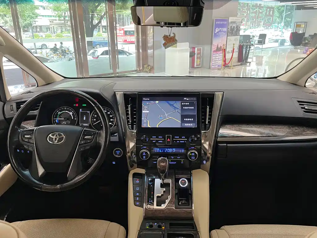 Toyota Alphard 2020 — фото 11