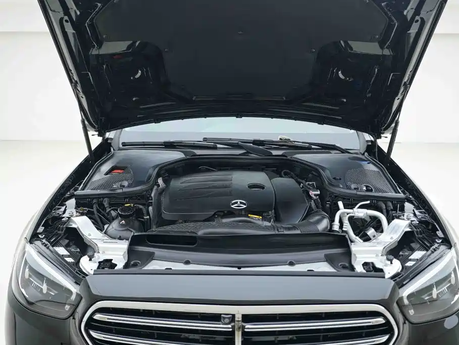 Mercedes-Benz E-Class 2022 — фото 13