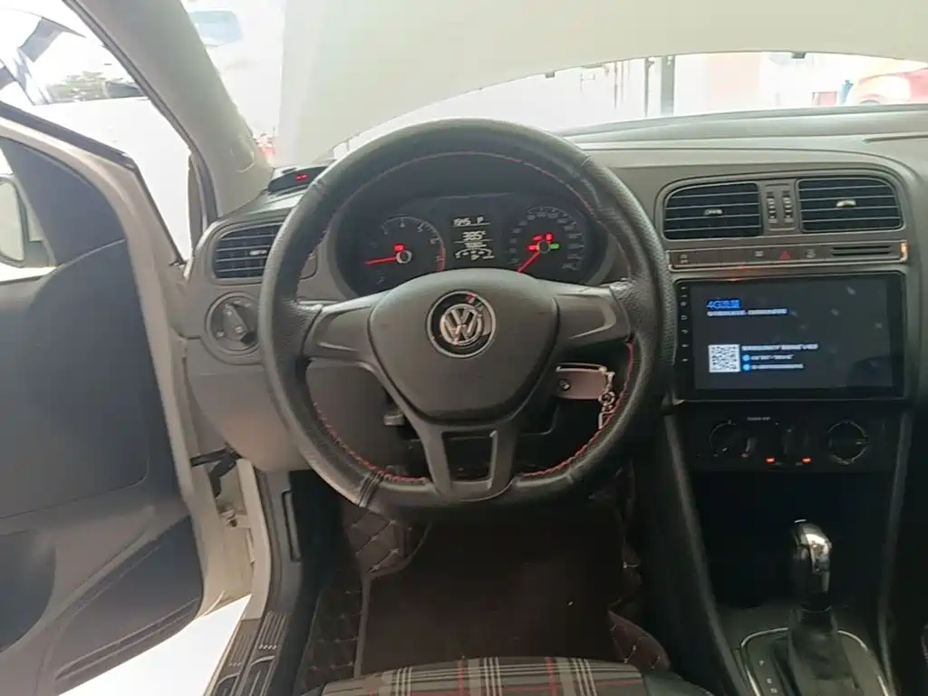 Volkswagen Polo 2018 — фото 11
