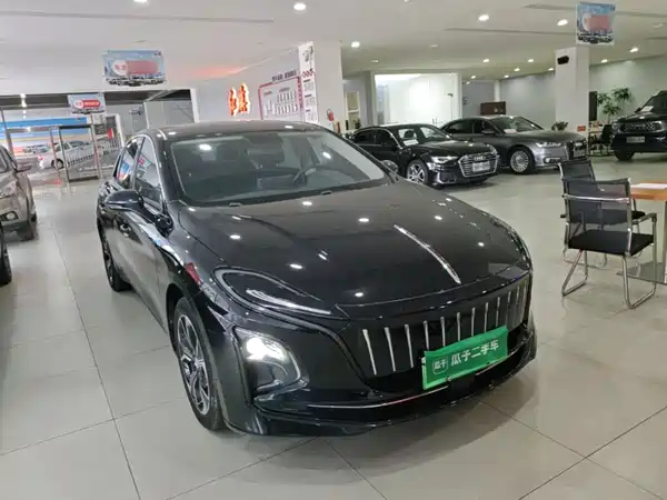 Hongqi E-QM5 2023
