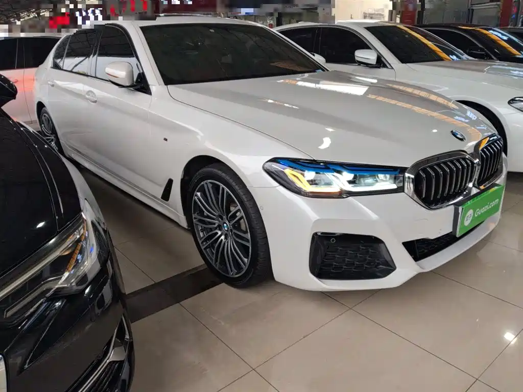 BMW 5 Series 2019 — фото 22