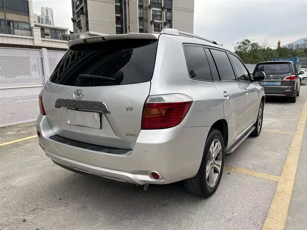 Toyota Highlander 2010 — фото 9