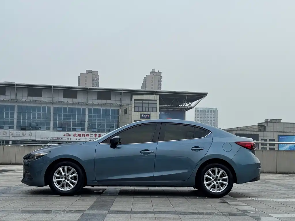 Mazda 3 Axela 2019 — фото 3