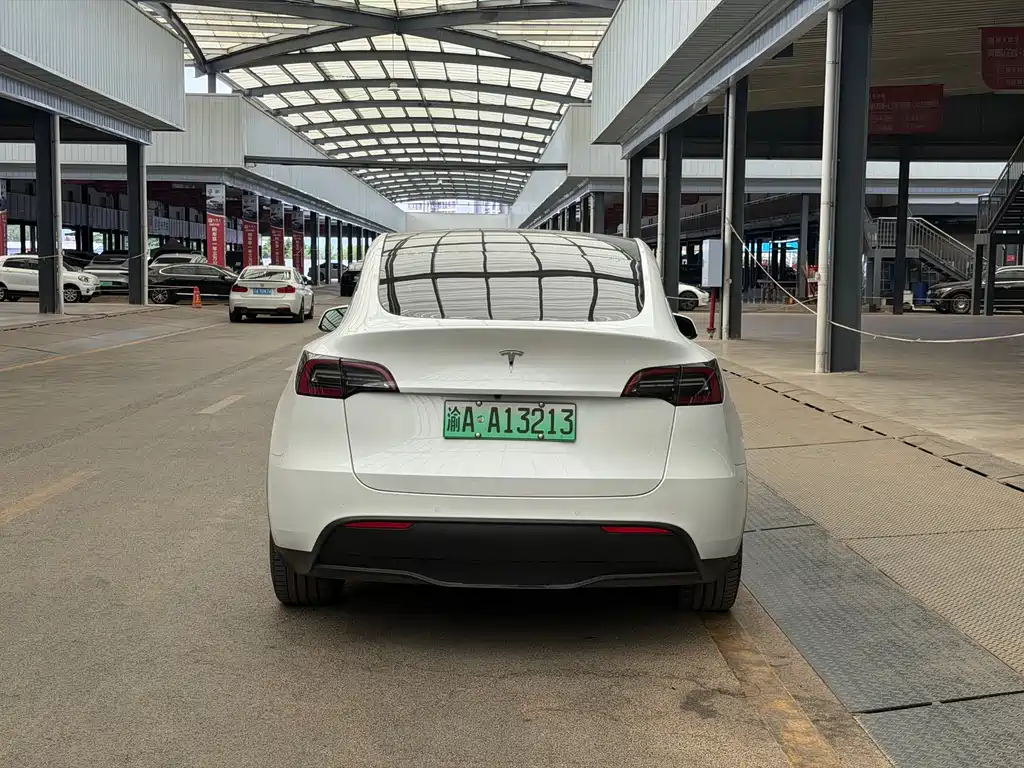 Tesla Model Y 2022 — фото 11