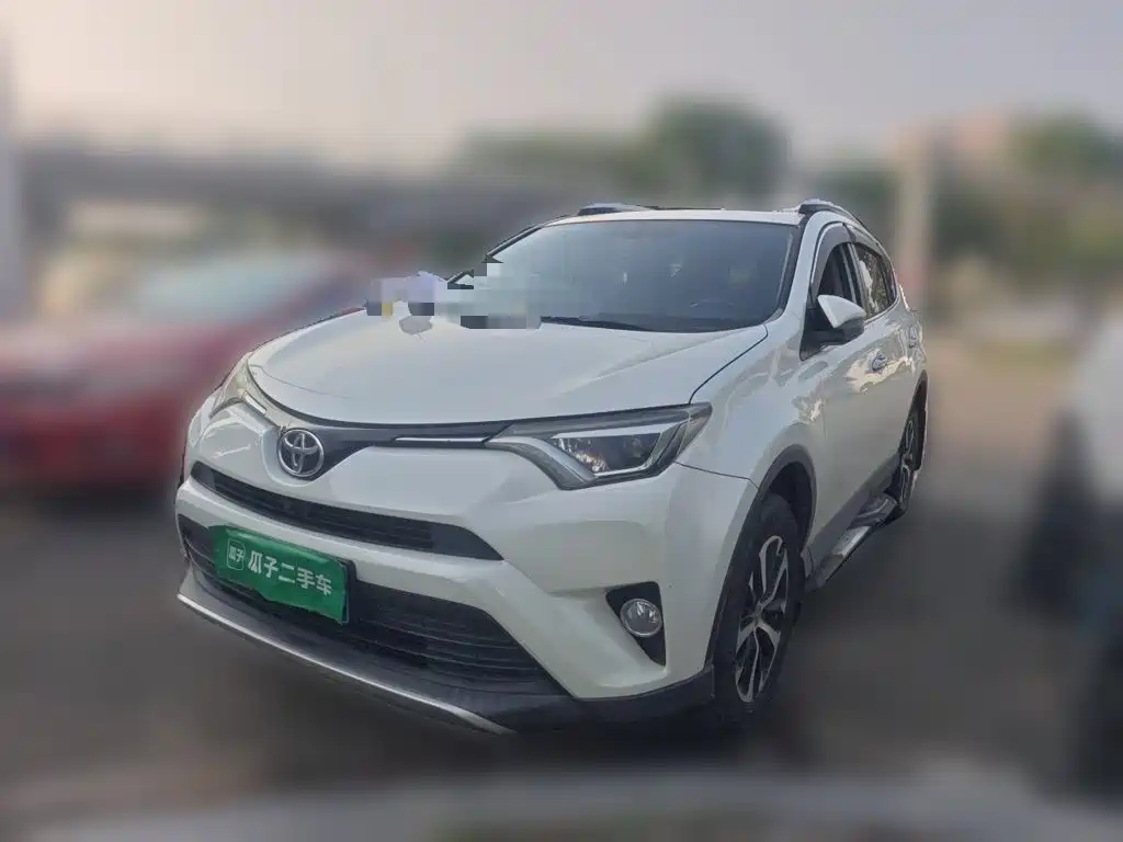 Toyota RAV4 2018 — фото 2