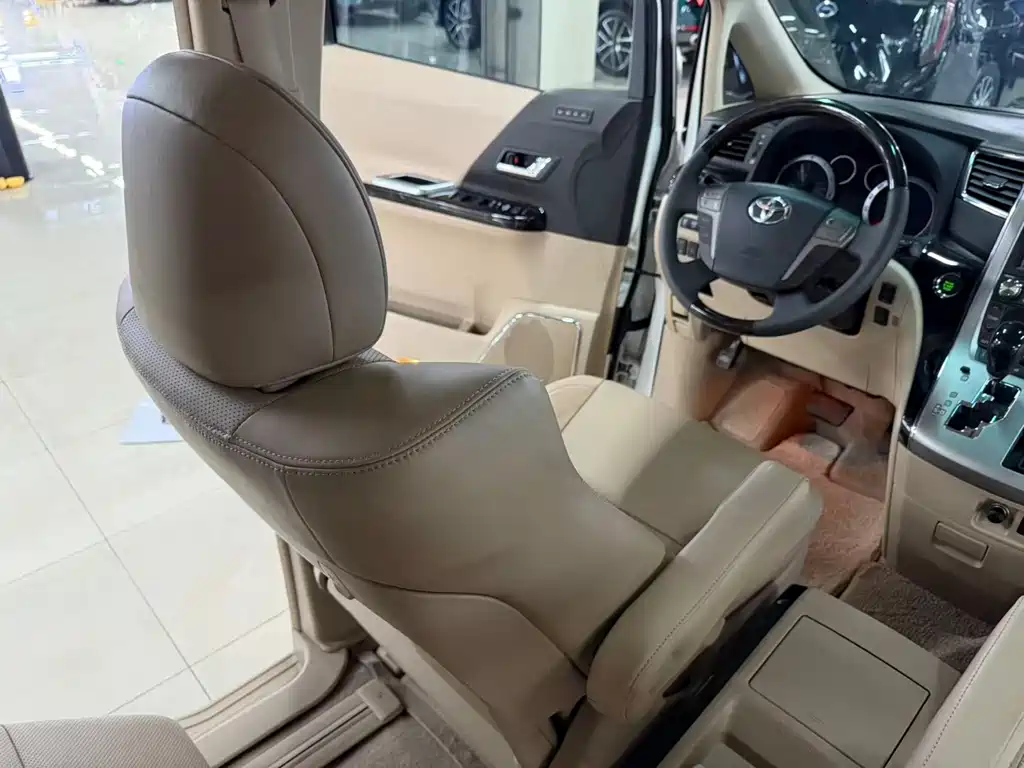 Toyota Alphard 2012 — фото 17