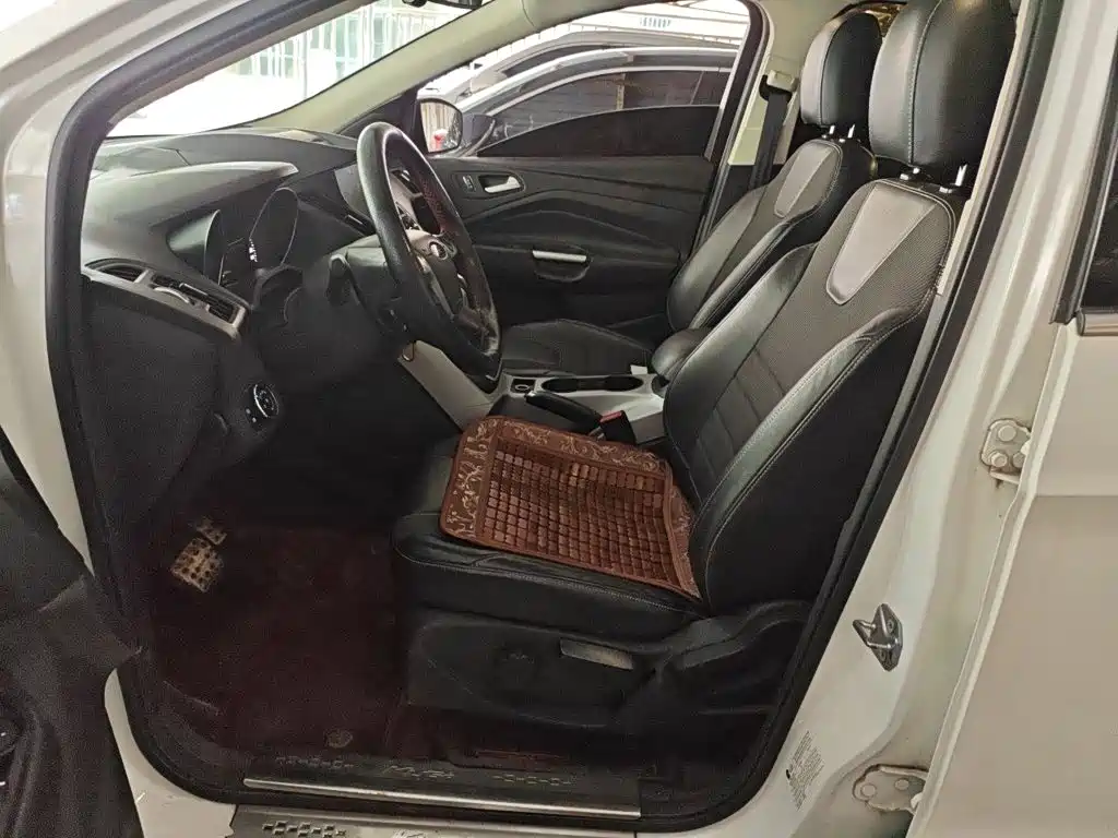 Ford Kuga 2014 — фото 11