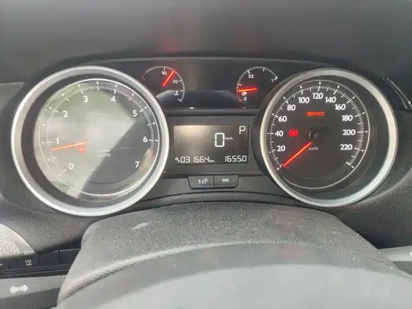 Peugeot 408 2021