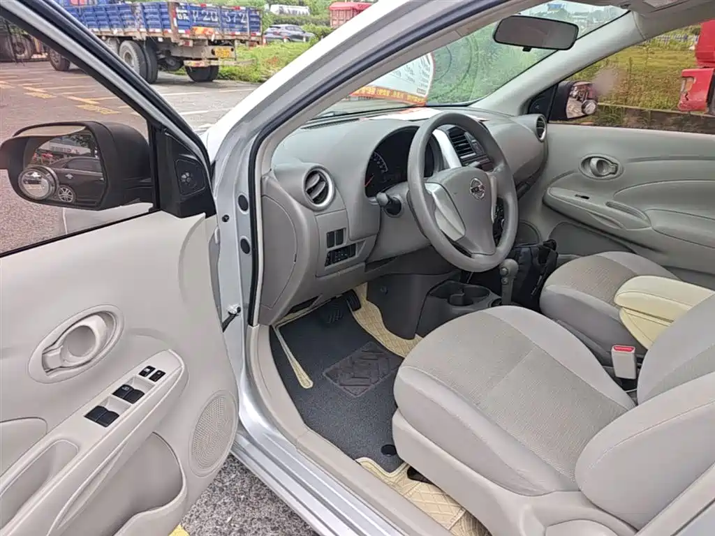 Nissan Sunny 2015 — фото 16