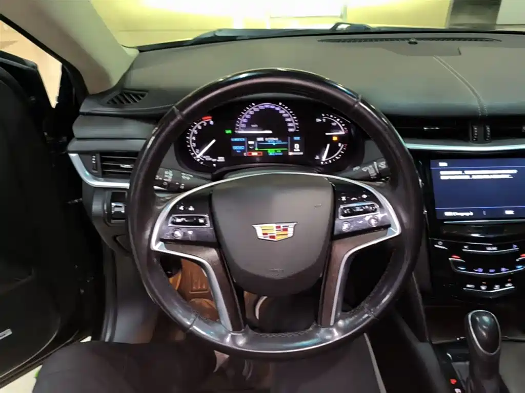 Cadillac XTS 2018 — фото 11
