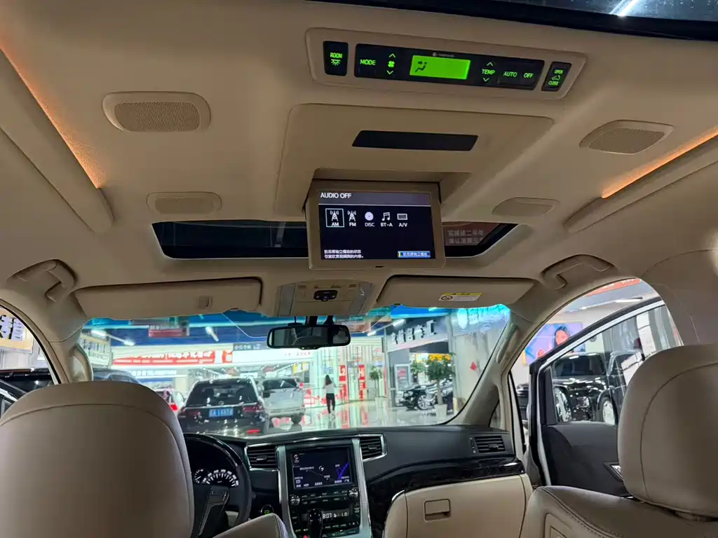 Toyota Alphard 2012 — фото 12