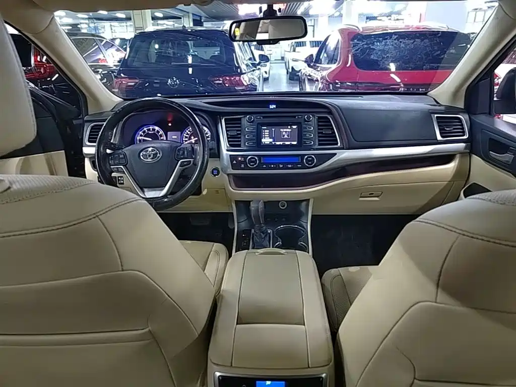 Toyota Highlander 2017 — фото 10