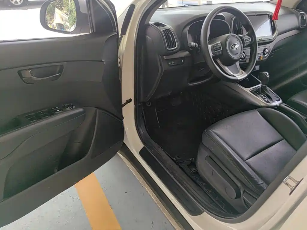 Kia KX3 2017 — фото 16