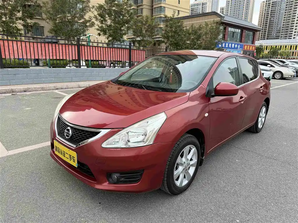 Nissan Tiida 2012