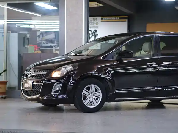 Mazda 8 2012