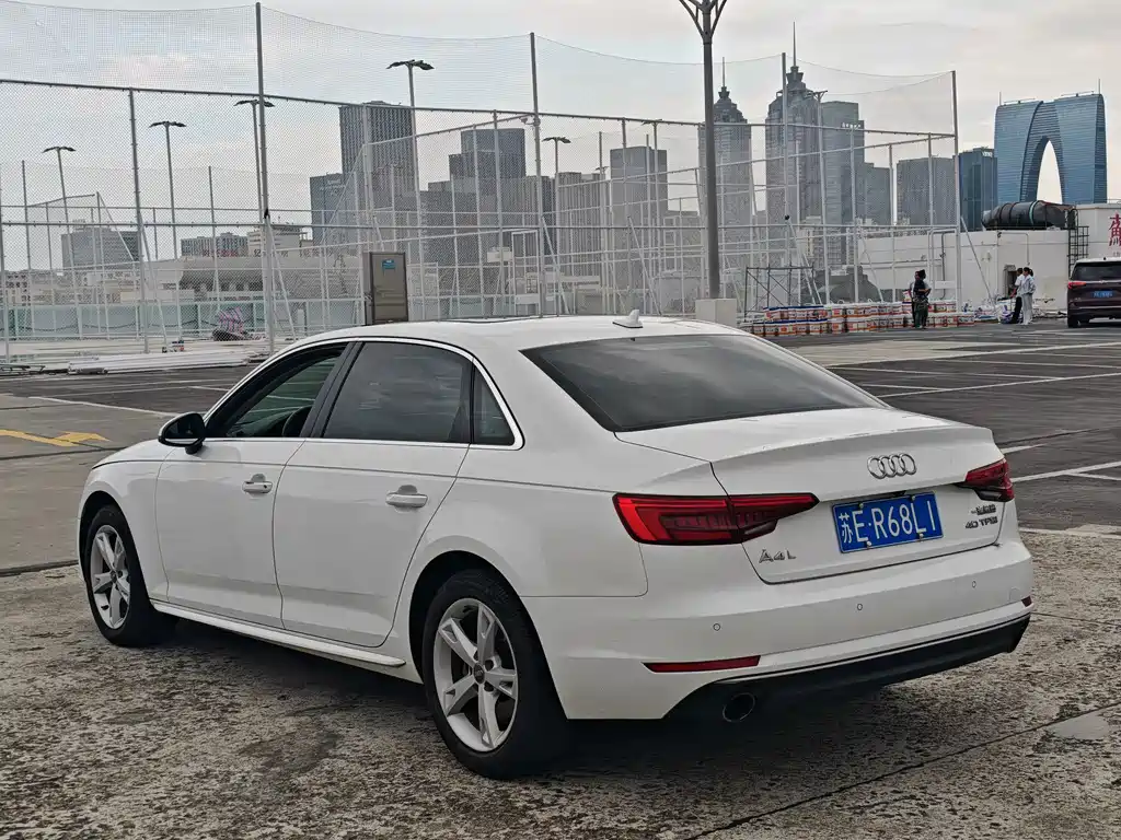 Audi A4L 2017
