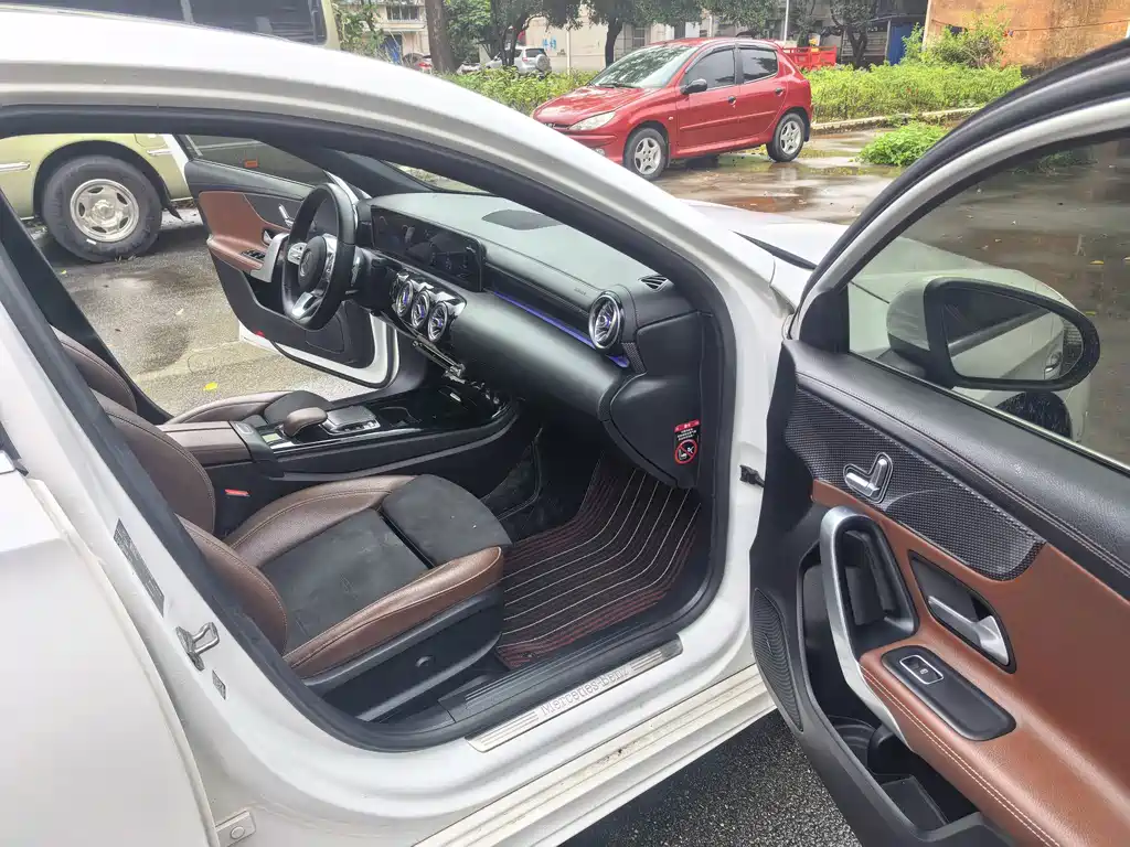 Mercedes-Benz A-Class 2020 — фото 11