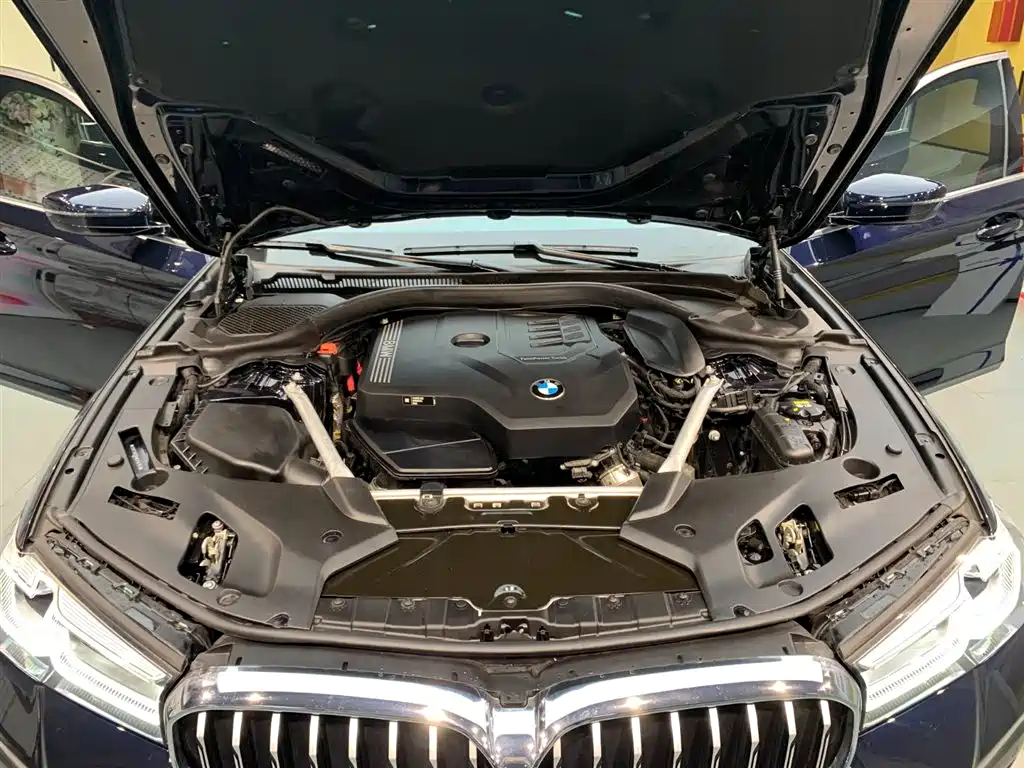 BMW 5 Series 2021 — фото 18