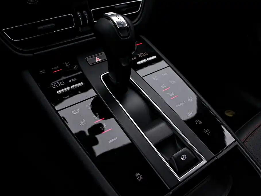 Porsche Macan 2022 — фото 9
