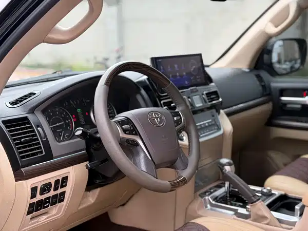 Toyota Land Cruiser 2016