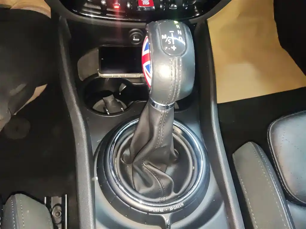 MINI Clubman 2017 — фото 14