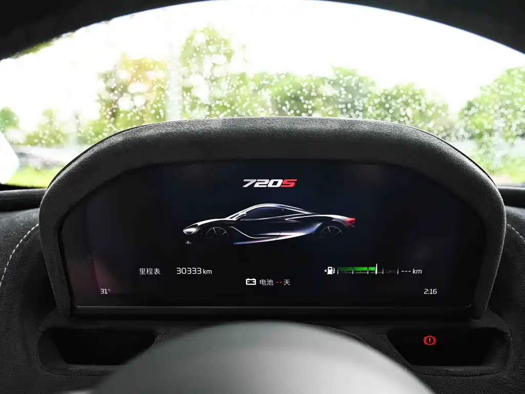 McLaren 720S 2019 — фото 13