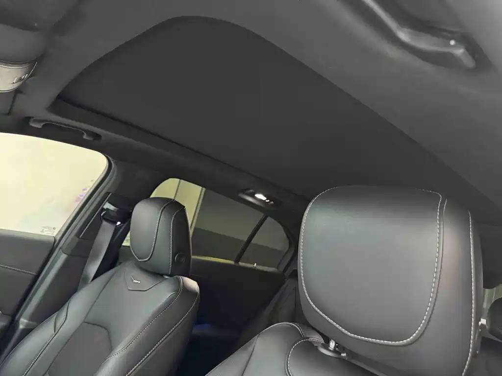 Cadillac XT4 2022 — фото 12