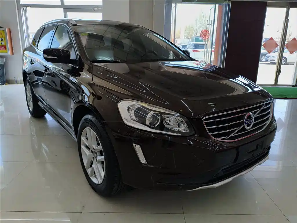 Volvo XC60 2017 — фото 4