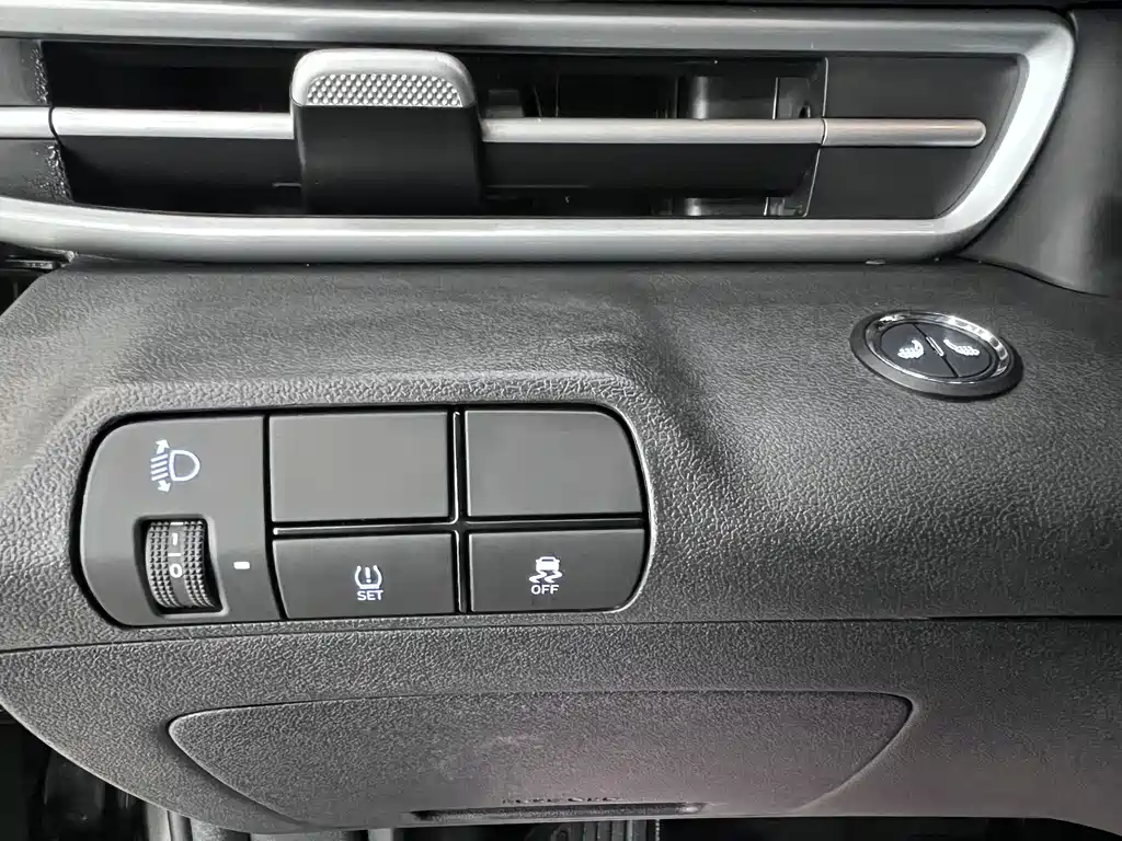 Hyundai Elantra 2024 — фото 12