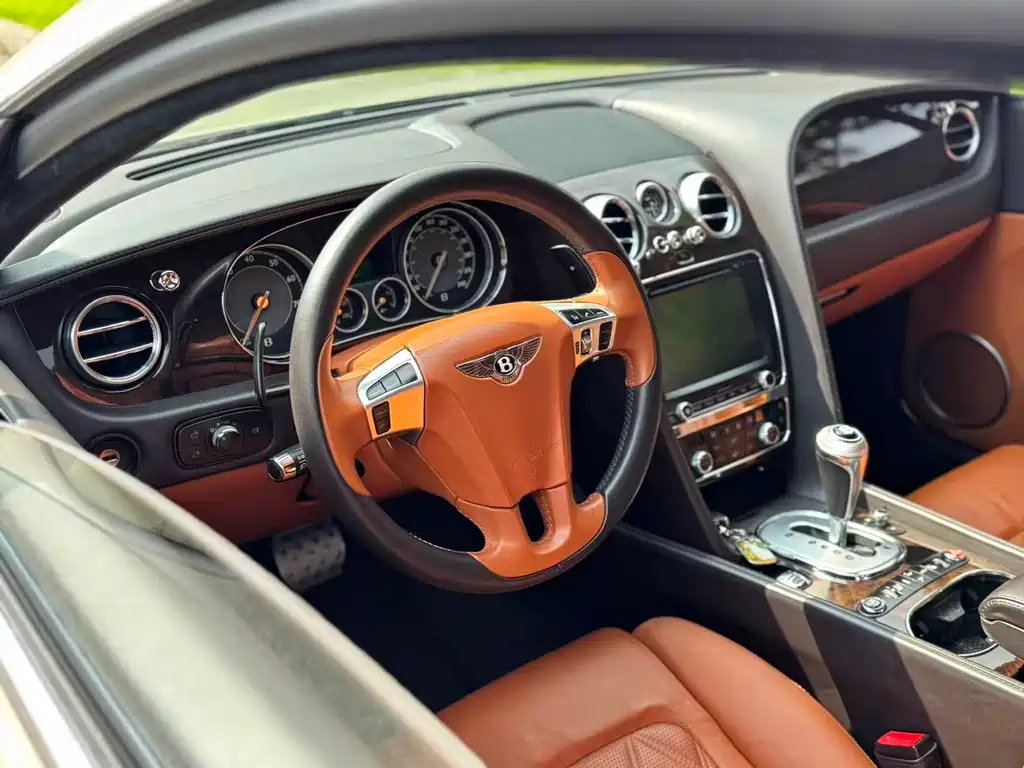 Bentley Continental 2012 — фото 7