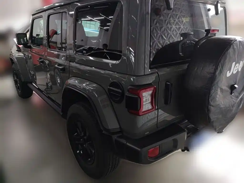 Jeep Wrangler 2023 — фото 9