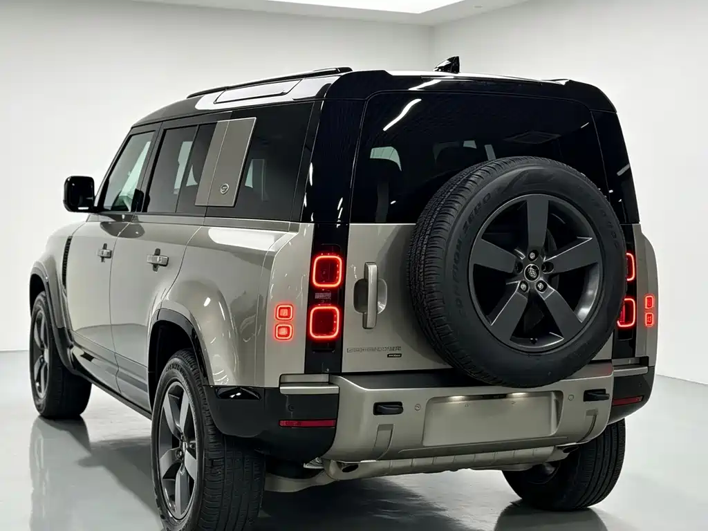 Land Rover Defender 2022 — фото 5