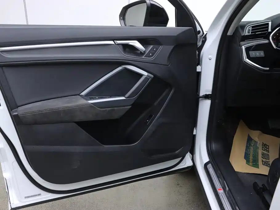 Audi Q3 Sportback 2022 — фото 11