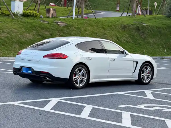 Porsche Panamera 2016