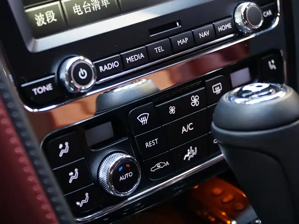 Bentley Flying Spur 2016 — фото 17