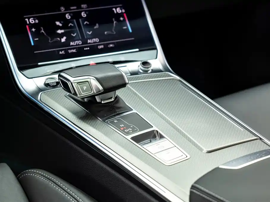 Audi A6L 2023 — фото 14