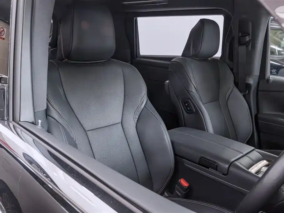Toyota Alphard 2025 — фото 11