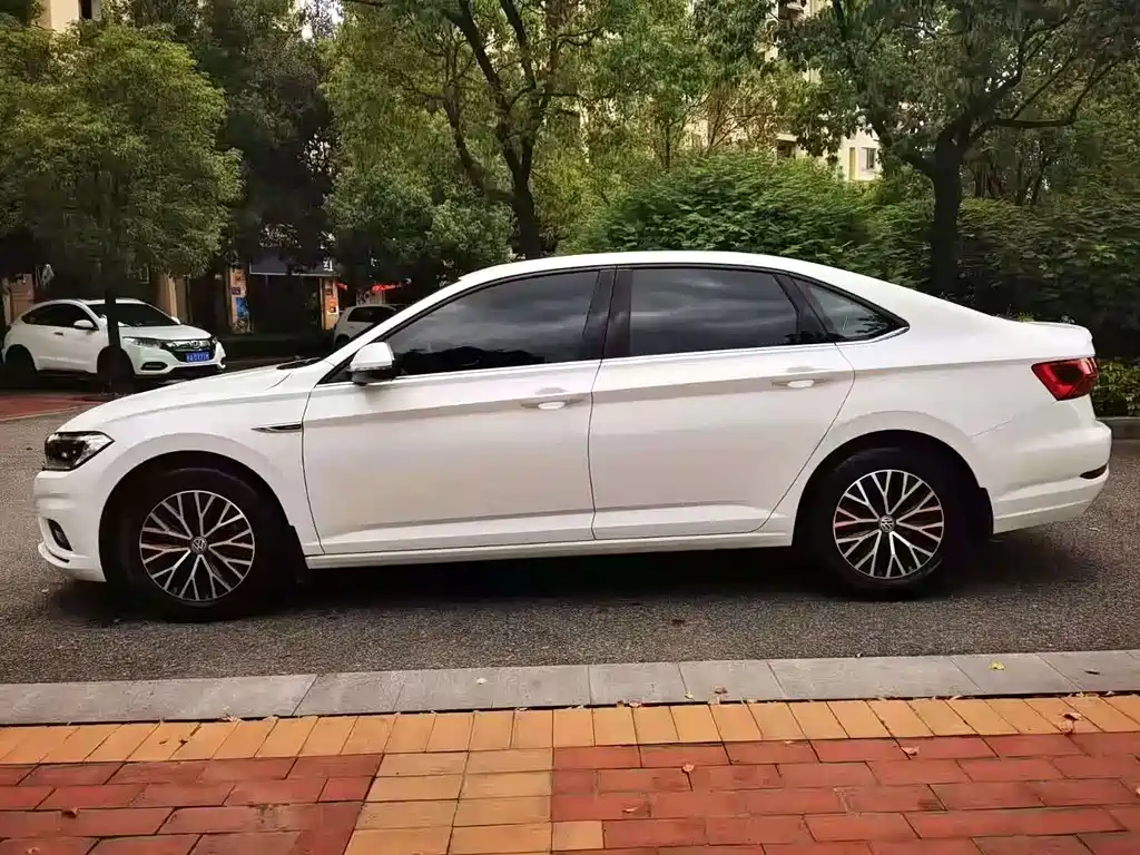 Volkswagen Sagitar 2020