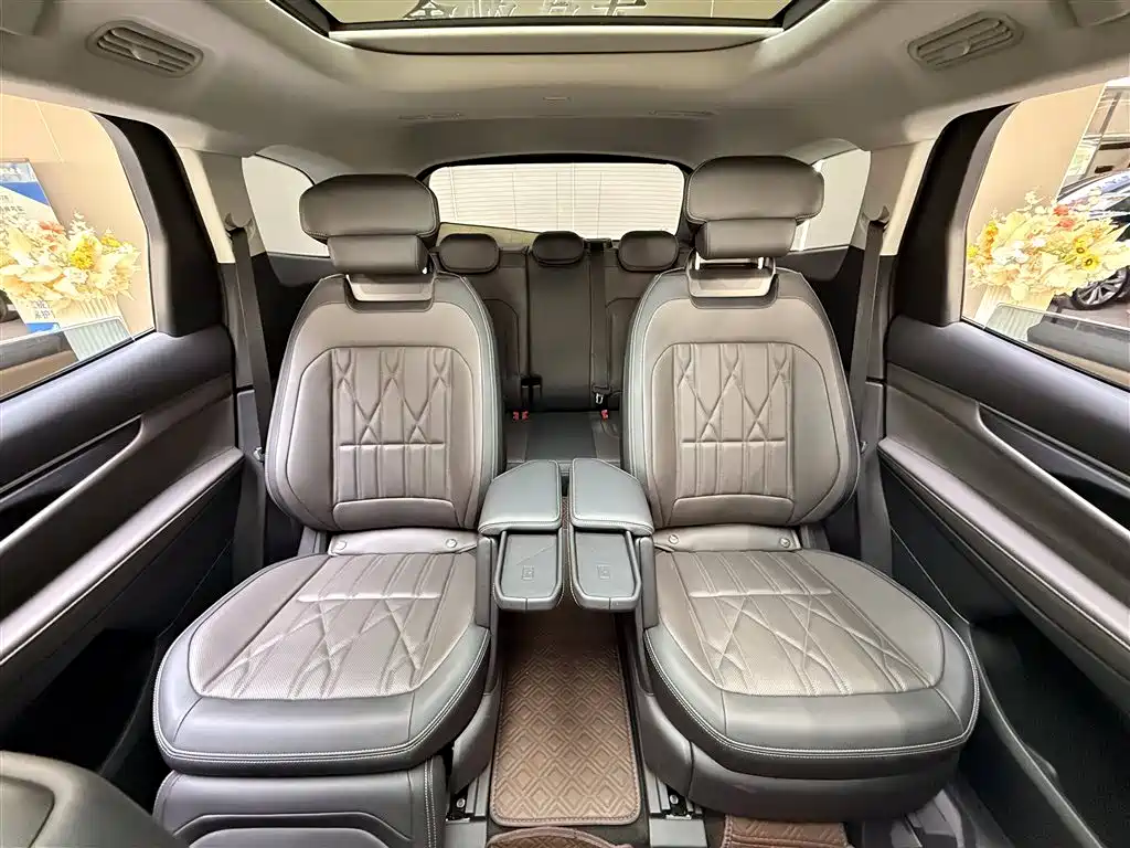 Ford Edge 2025 — фото 24