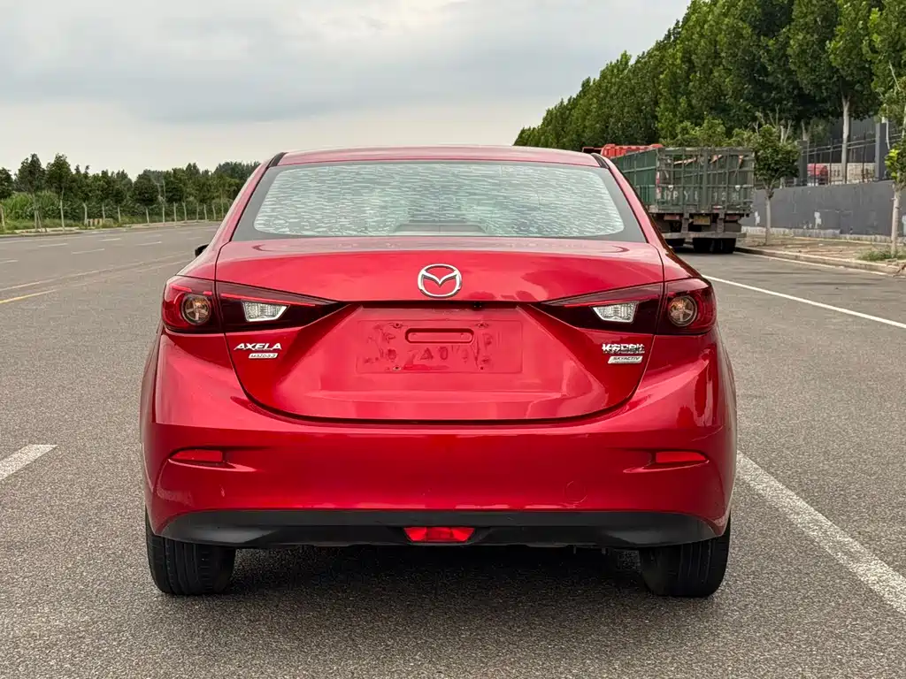 Mazda 3 Axela 2016 — фото 8