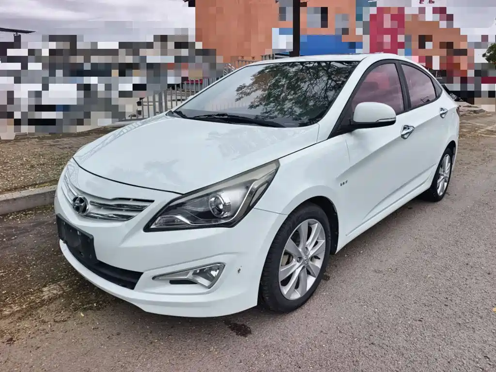 Hyundai Accent 2015