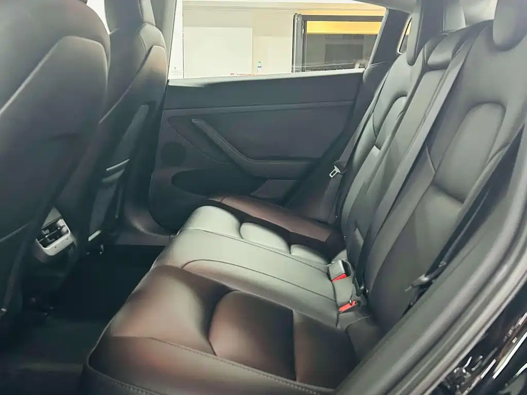 Tesla Model 3 2022 — фото 5