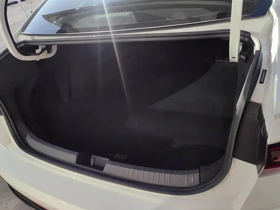 Volkswagen Sagitar 2024