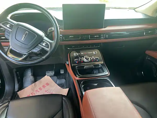 Lincoln Nautilus 2021