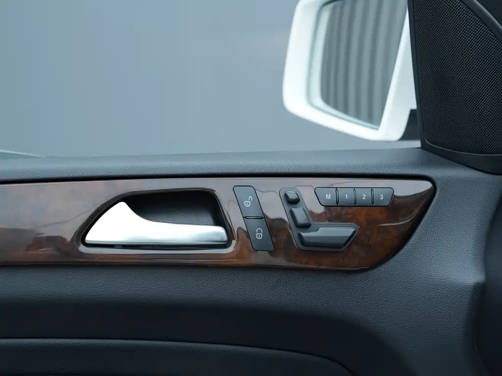 Mercedes-Benz M-Class 2015