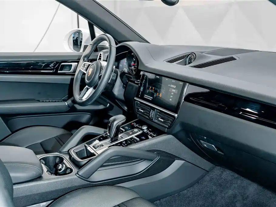 Porsche Cayenne 2020 — фото 18