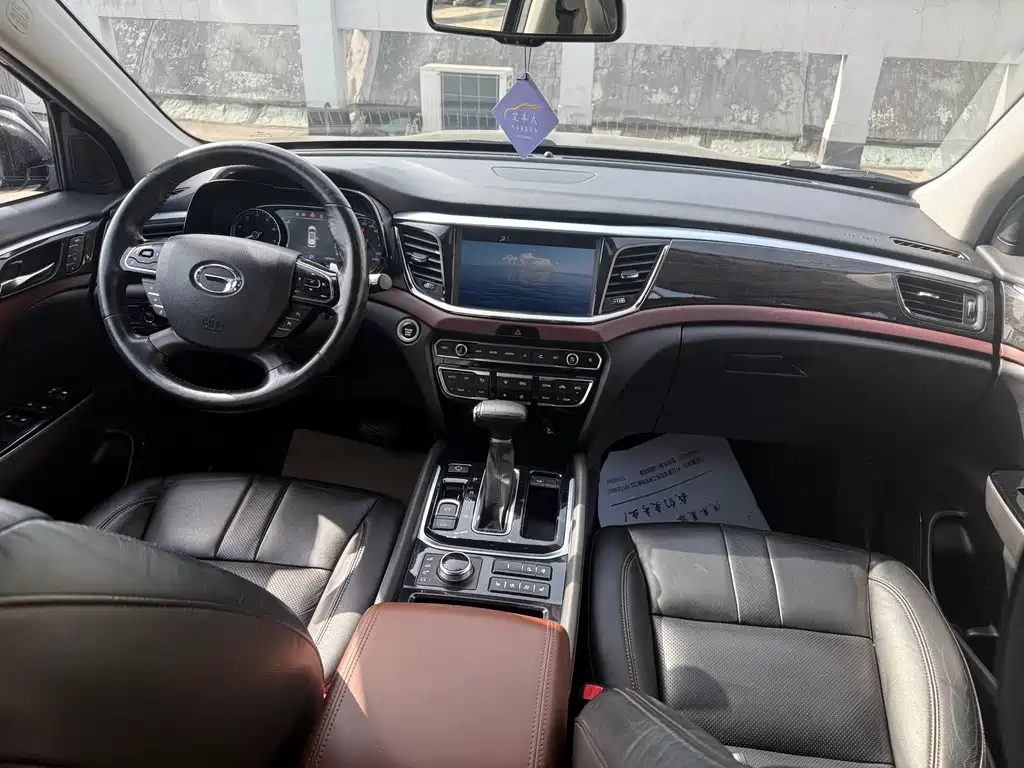 GAC Trumpchi GS8 2018 — фото 8