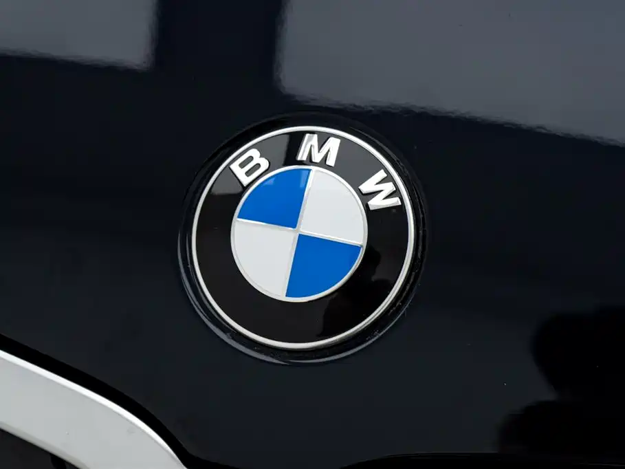 BMW 3 Series 2024 — фото 9